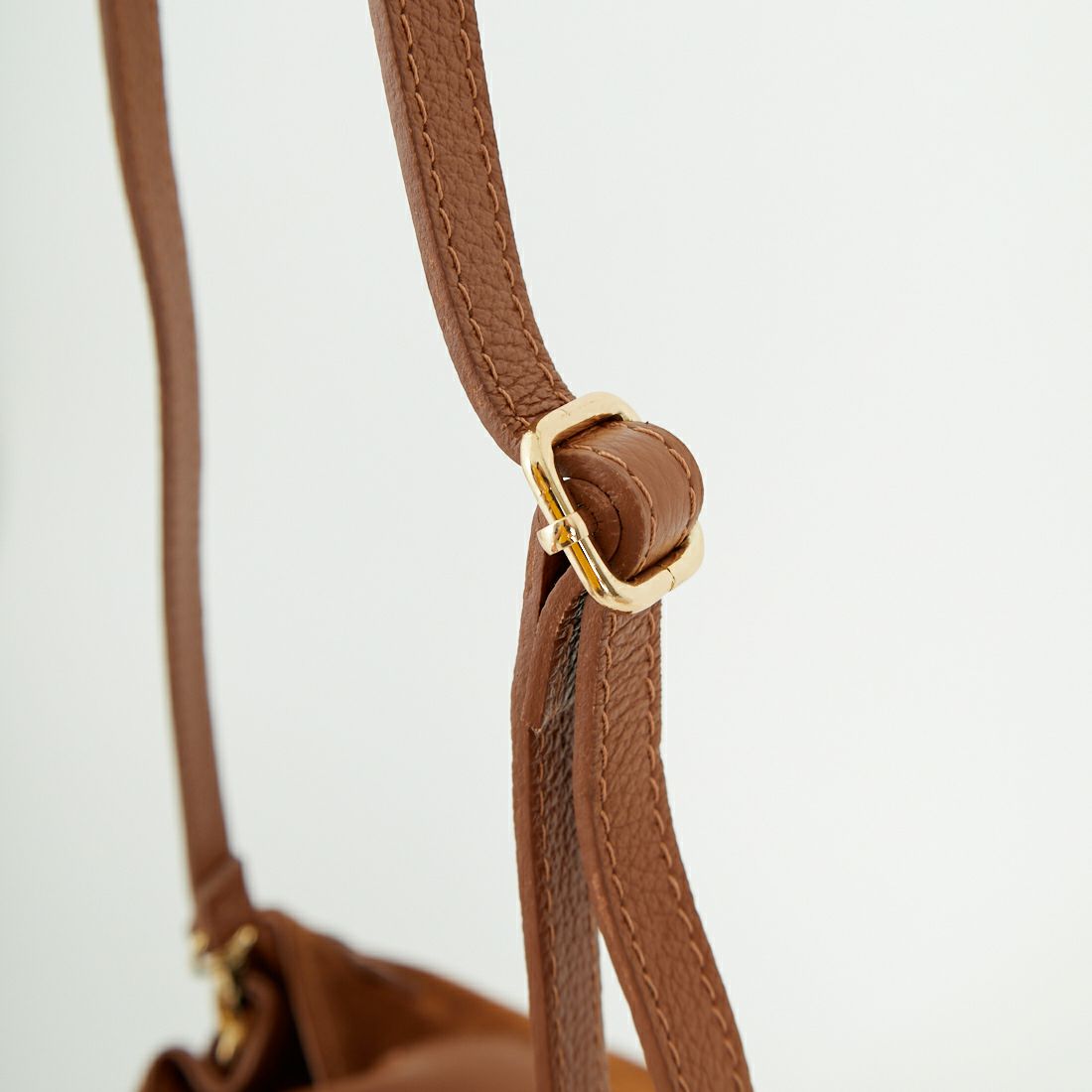 AULENTTI [オウレンティ] 2WAYレザーショルダーバッグ [ST-219MOD-DO]