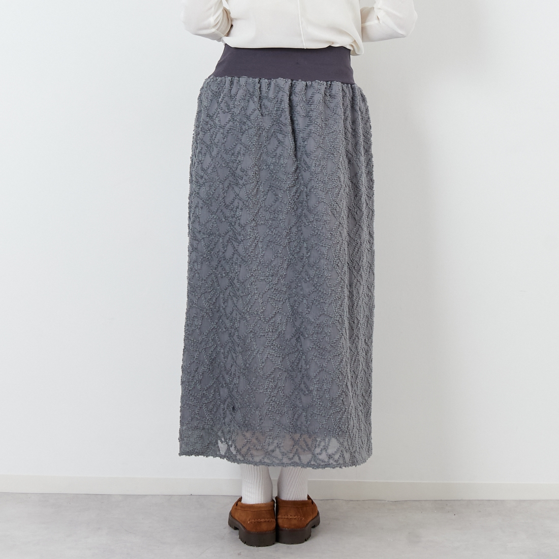 STELLA CIFFON [ステラシフォン] シアーカットジャガードスカート [ST3-26201B] 81 GRAY &&モデル身長：167cm 着用サイズ：36&&