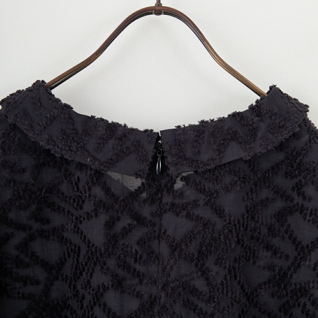 STELLA CIFFON [ステラシフォン] シアーカットジャガード クルーネックブラウス [ST3-26404] 80 BLACK