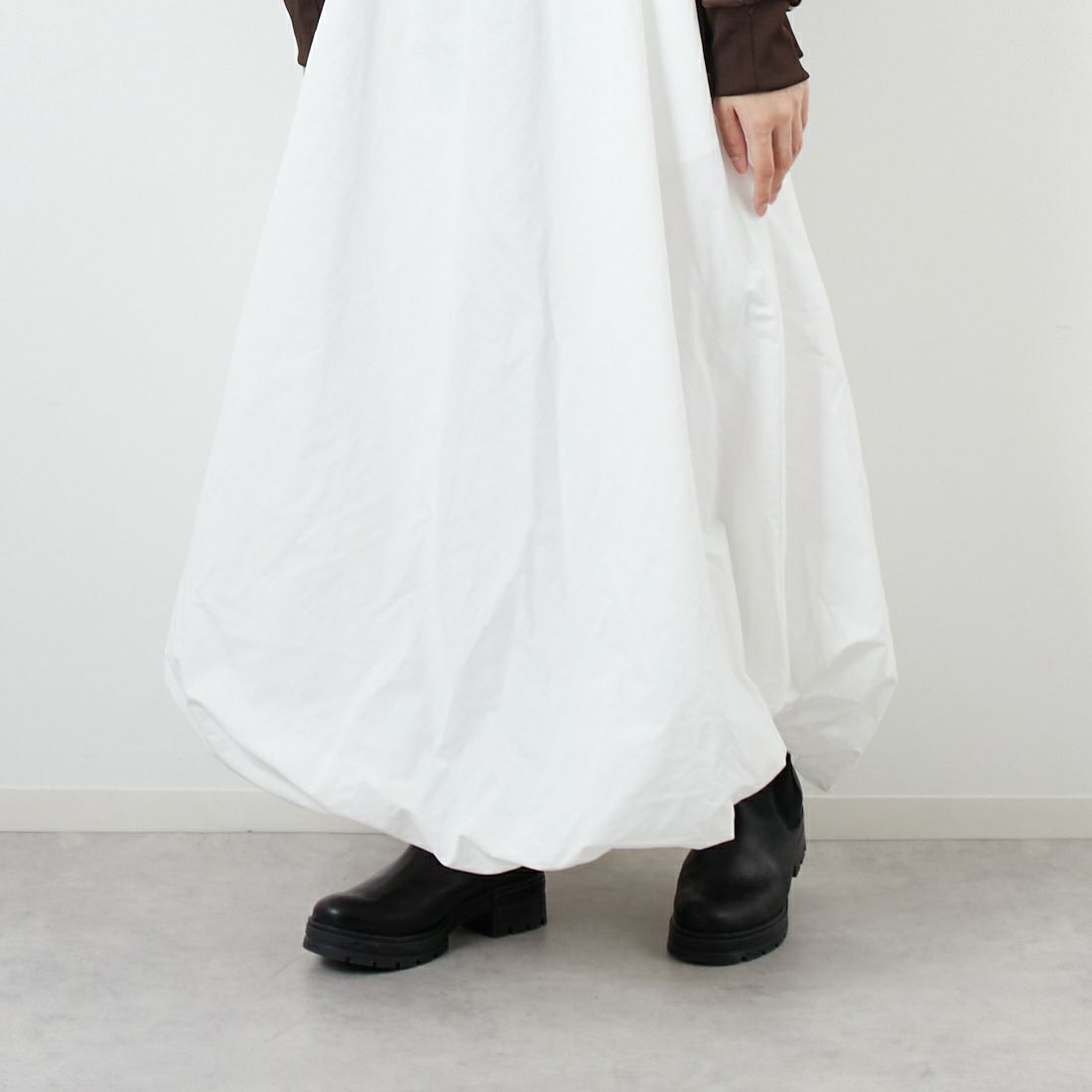 Noir Fabrik [ヌワールファブリック] バルーンフレアスカート [IN3-SK-5] WHITE &&モデル身長：162cm 着用サイズ：F&&