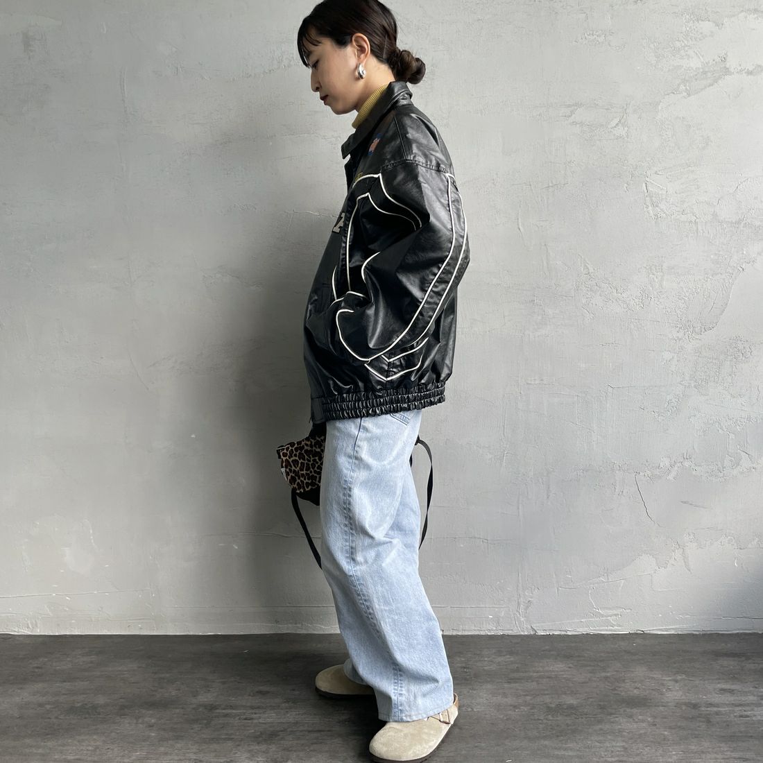 HONDA × JEANSFACTORY [ホンダ × ジーンズファクトリー] フェイクレザーレーシングジャケット [JFC-254-085] BLACK &&モデル身長：150cm 着用サイズ：S&&