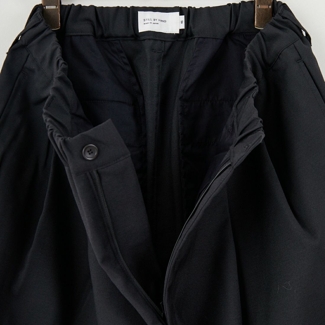 STILL BY HAND [スティルバイハンド] リラックス2タックパンツ [PT01253] INK BLACK