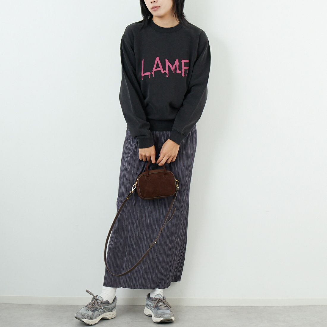 WORN FREE [ウォーン フリー] ブロンディ スウェット LAMF [WFR-VTG-200020] 09 BLACK &&モデル身長：167cm 着用サイズ：S&&