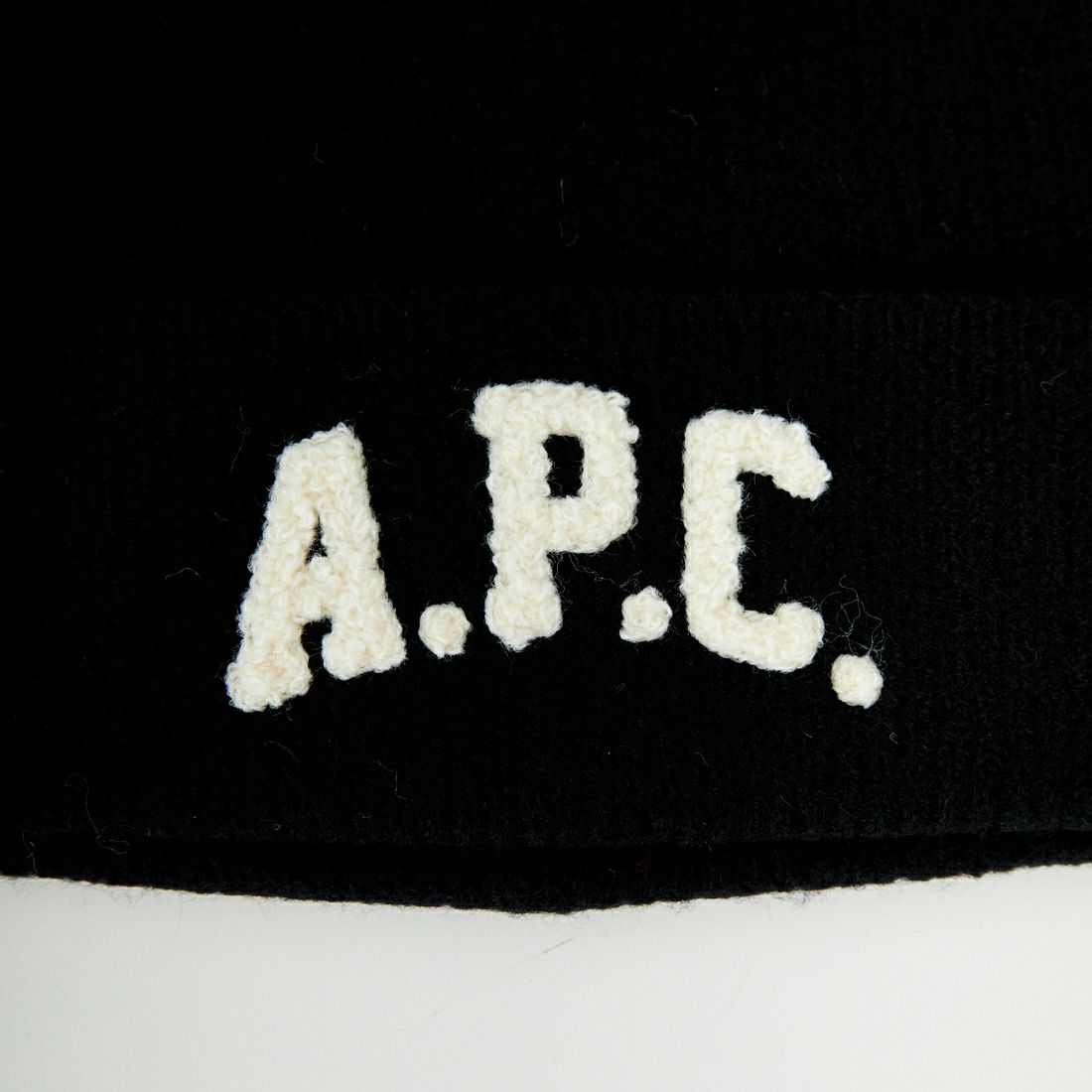 A.P.C. [アー・ペー・セー] APCロゴ ウォッチキャップ [BONNET-AXEL-LAINE] 99 NOIR