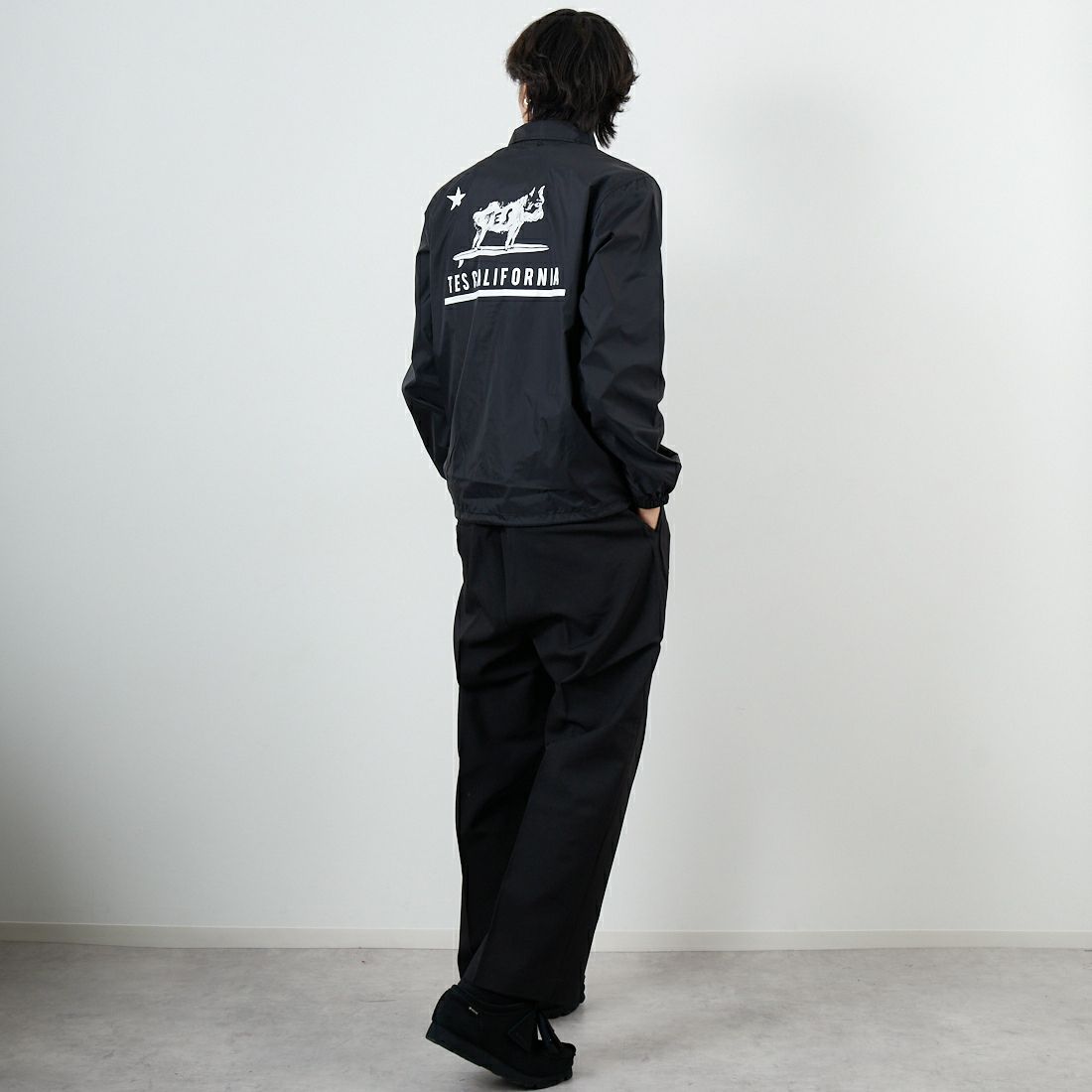 The Endless Summer [エンドレスサマー] カリフォルニアリパブリック コーチジャケット [SD-25774003] 01 BLACK &&モデル身長：179cm 着用サイズ：M&&