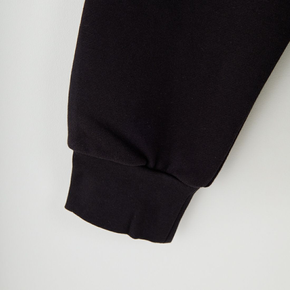 A.P.C. [アー・ペー・セー] APCロゴ刺繍 スウェットシャツ [STANDARD-RUE-MADAME] 99 NOIR