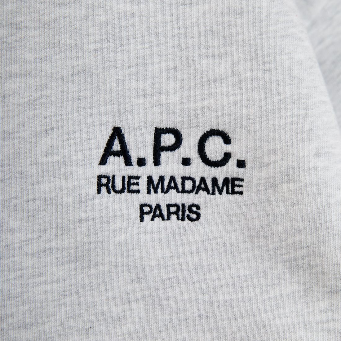 A.P.C. [アー・ペー・セー] APCロゴ刺繍 スウェットシャツ [STANDARD-RUE-MADAME] 92 GRIS