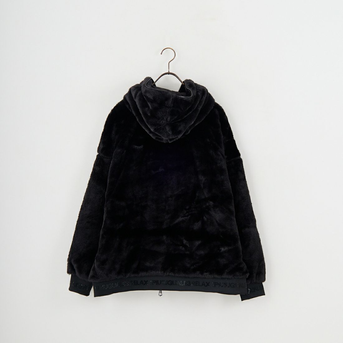 1PIU1UGUALE3 RELAX [ウノ ピゥ ウノ ウグァーレ トレ] ラインストーンロゴファーブルゾン [USO-25160] SN90 BLACK