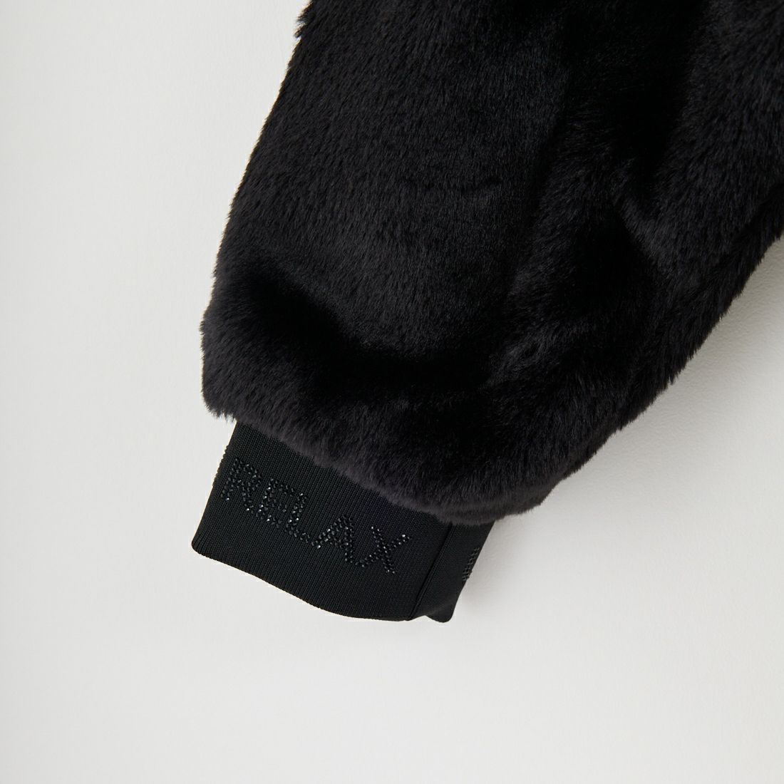 1PIU1UGUALE3 RELAX [ウノ ピゥ ウノ ウグァーレ トレ] ラインストーンロゴファーブルゾン [USO-25160] SN90 BLACK