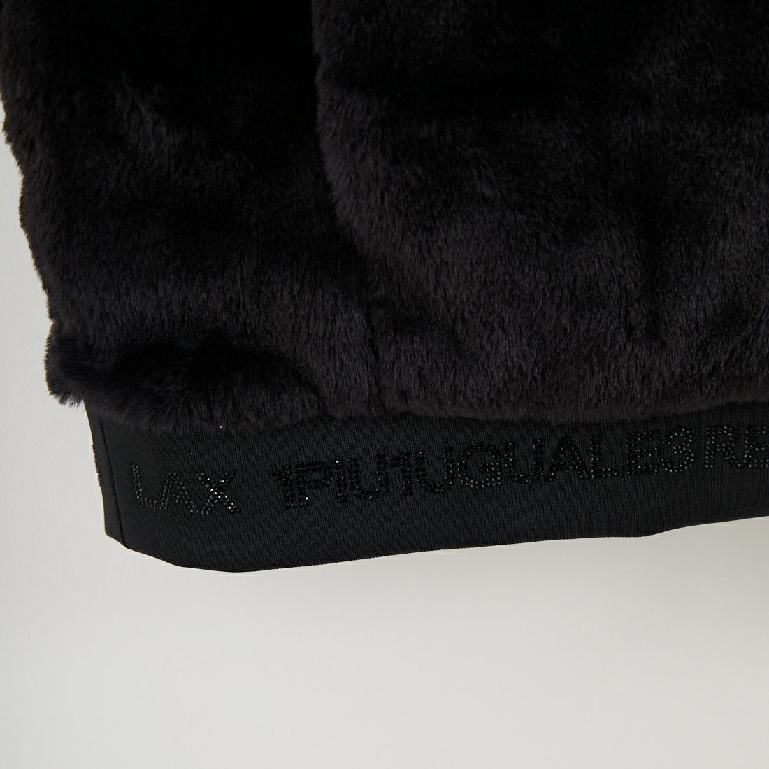 1PIU1UGUALE3 RELAX [ウノ ピゥ ウノ ウグァーレ トレ] ラインストーンロゴファーブルゾン [USO-25160] SN90 BLACK