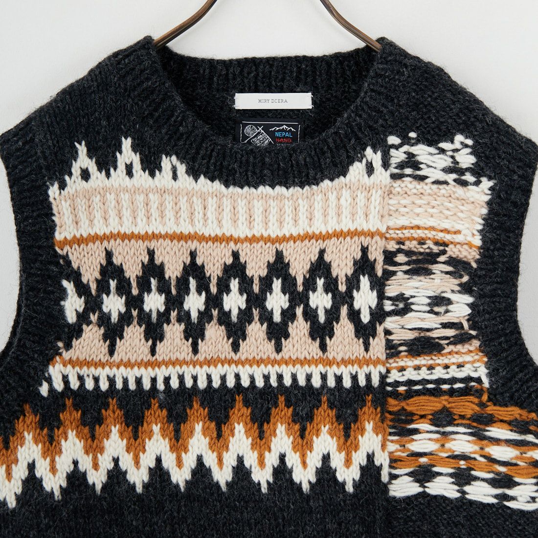 NEPAL HANDKNIT [ネパールハンドニット] ジャガードベスト [12568-NP] ﾁｬｺｰﾙ/ｲｴﾛｰ