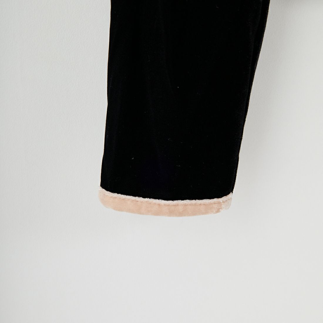 null. [ヌル] ベロアドロップショルダートップス [153WCT254014] BLK