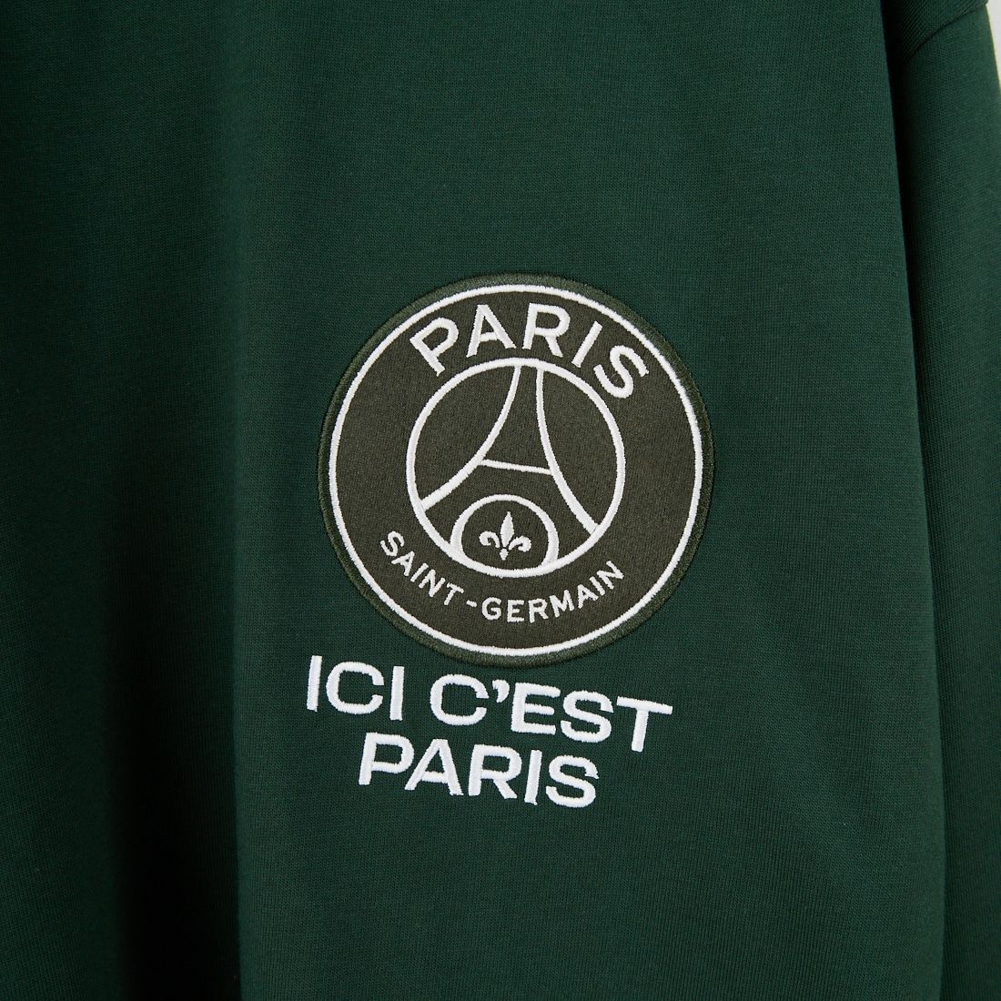 PARIS SAINT-GERMAN [パリ・サンジェルマン] PSG スエードエンブレムスリーブロゴTシャツ [PS0325FW0003] DK GREEN