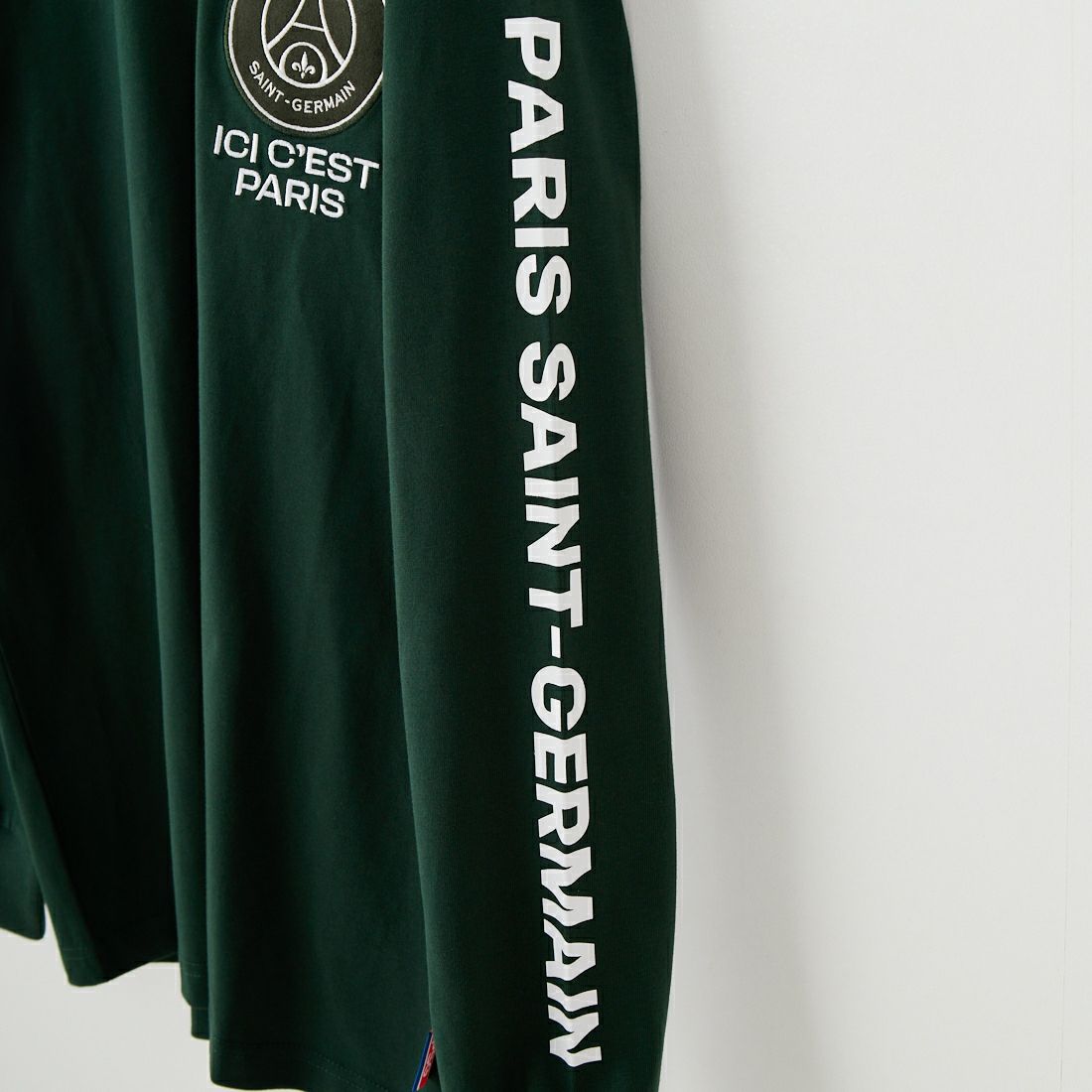 PARIS SAINT-GERMAN [パリ・サンジェルマン] PSG スエードエンブレムスリーブロゴTシャツ [PS0325FW0003] DK GREEN