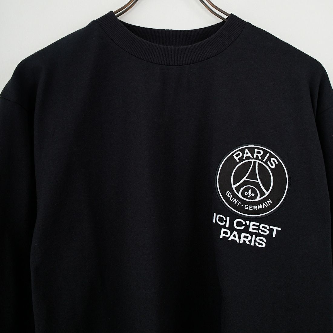 PARIS SAINT-GERMAN [パリ・サンジェルマン] PSG スエードエンブレムスリーブロゴTシャツ [PS0325FW0003] BLACK