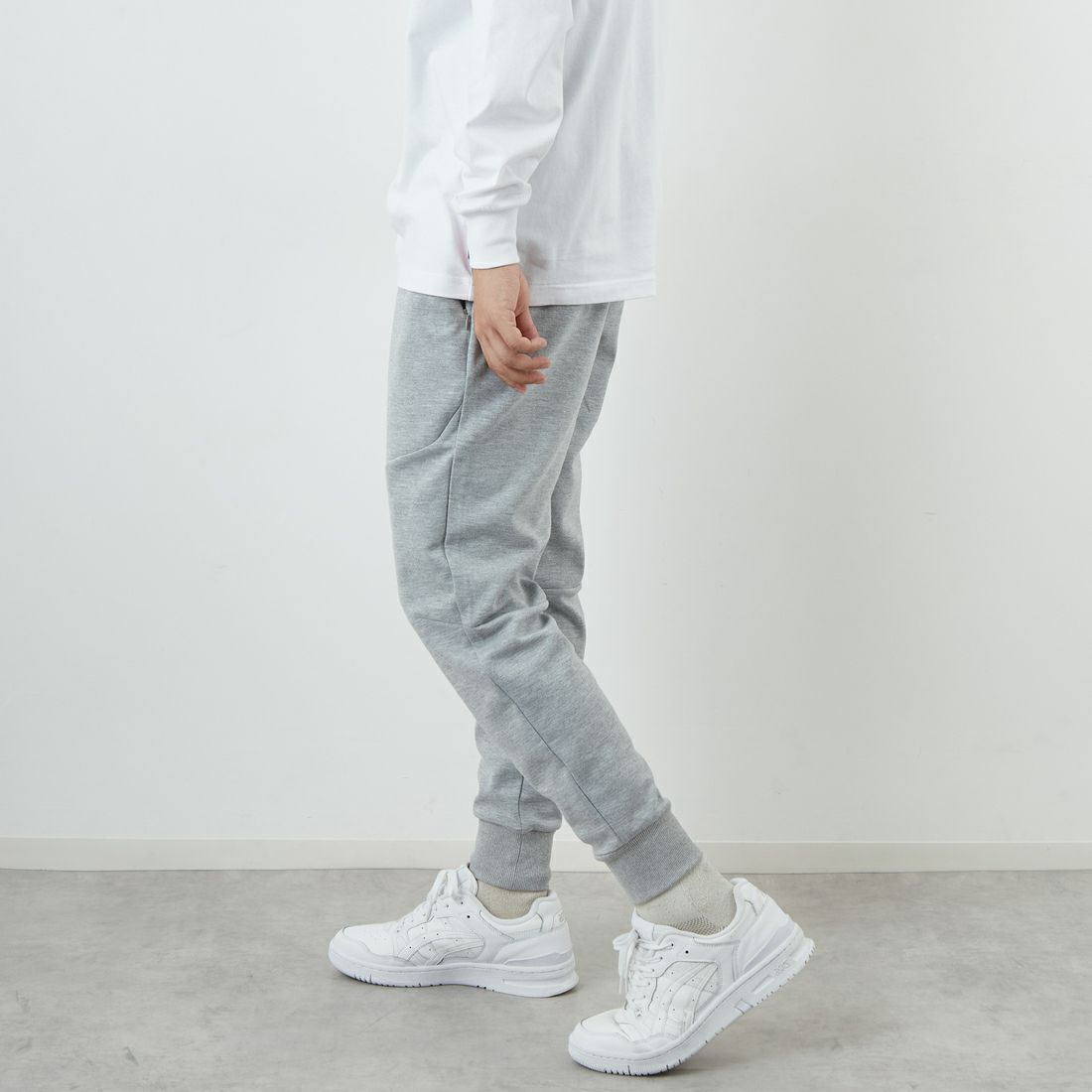 PARIS SAINT-GERMAN [パリ・サンジェルマン] PSG テックフリースパンツ [PS1125FW0001] GRAY &&モデル身長：179cm 着用サイズ：L&&