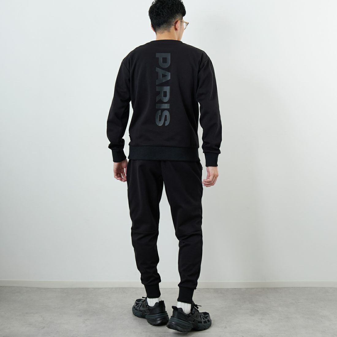 PARIS SAINT-GERMAN [パリ・サンジェルマン] PSG テックフリースパンツ [PS1125FW0001] BLACK &&モデル身長：168cm 着用サイズ：M&&