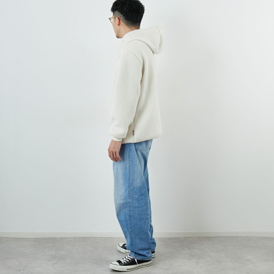 PARIS SAINT-GERMAN [パリ・サンジェルマン] PSG ロゴ刺繍ボアフーディ [PS2325FW0001] BEIGE &&モデル身長：168cm 着用サイズ：M&&