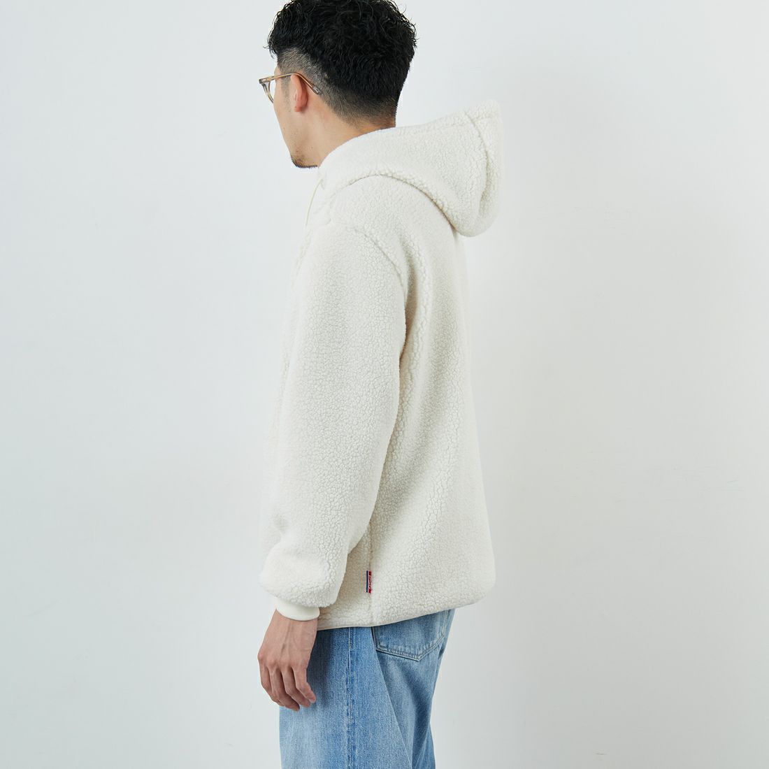 PARIS SAINT-GERMAN [パリ・サンジェルマン] PSG ロゴ刺繍ボアフーディ [PS2325FW0001] BEIGE &&モデル身長：168cm 着用サイズ：M&&