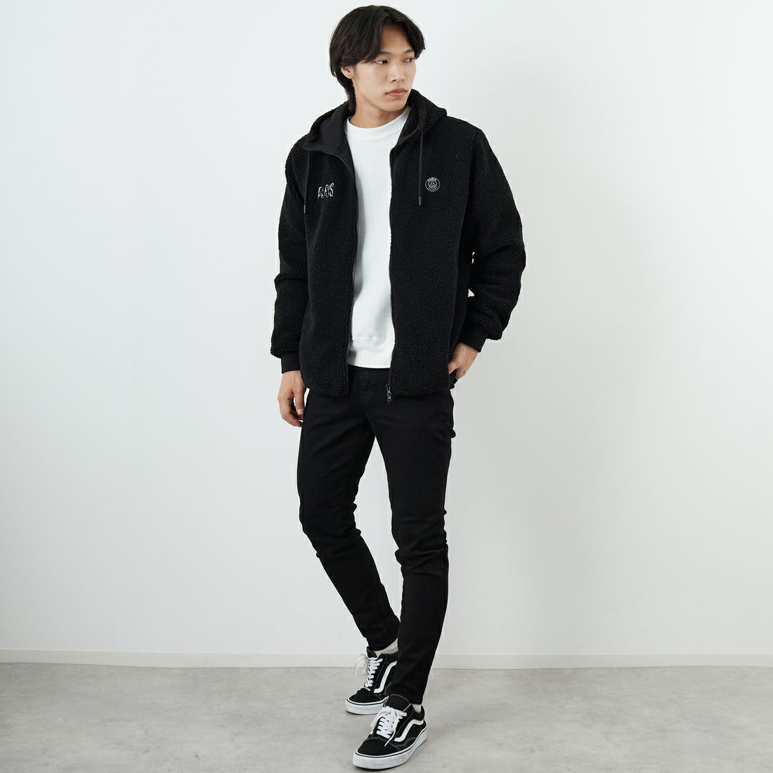 PARIS SAINT-GERMAN [パリ・サンジェルマン] PSG ロゴ刺繍ボアフーディ [PS2325FW0001] BLACK &&モデル身長：179cm 着用サイズ：L&&