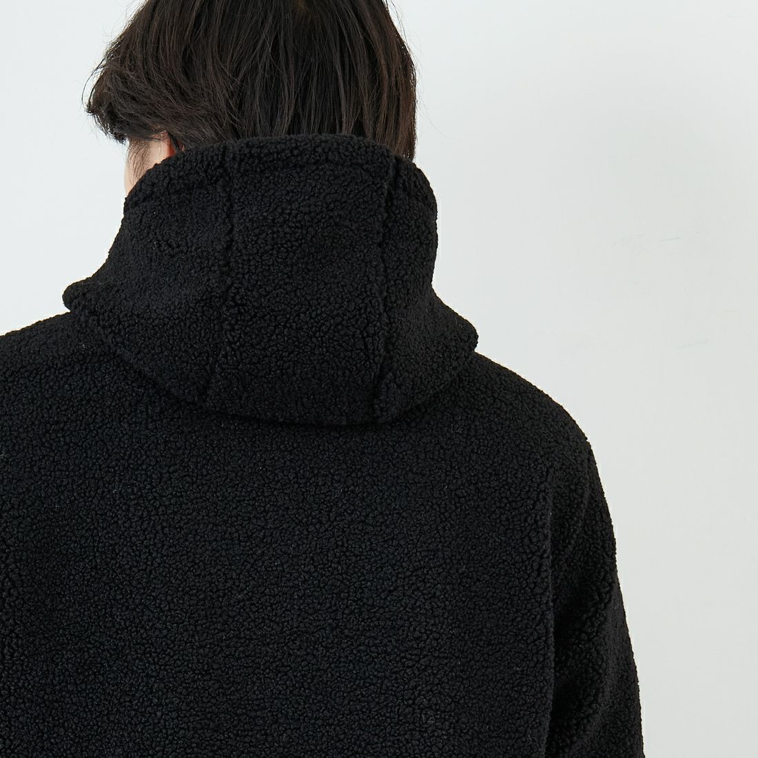 PARIS SAINT-GERMAN [パリ・サンジェルマン] PSG ロゴ刺繍ボアフーディ [PS2325FW0001] BLACK &&モデル身長：179cm 着用サイズ：L&&