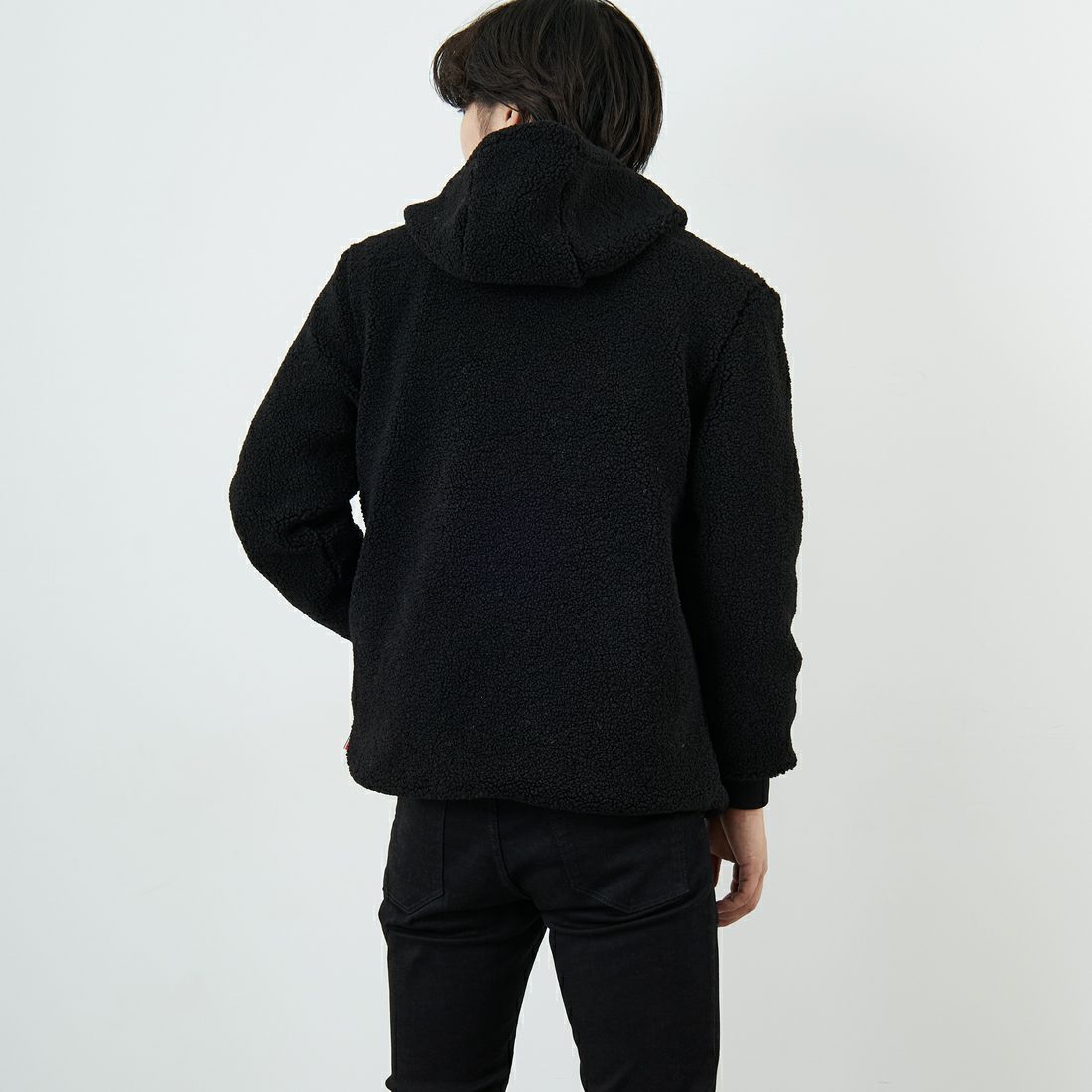 PARIS SAINT-GERMAN [パリ・サンジェルマン] PSG ロゴ刺繍ボアフーディ [PS2325FW0001] BLACK &&モデル身長：179cm 着用サイズ：M&&