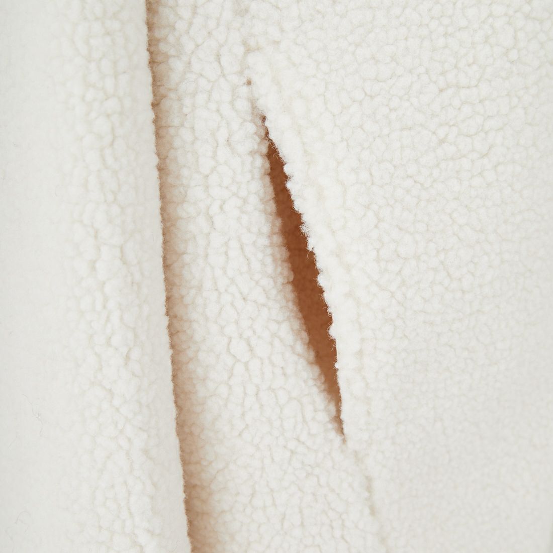 PARIS SAINT-GERMAN [パリ・サンジェルマン] PSG ロゴ刺繍ボアフーディ [PS2325FW0001] BEIGE