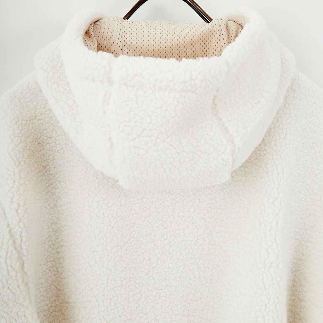 PARIS SAINT-GERMAN [パリ・サンジェルマン] PSG ロゴ刺繍ボアフーディ [PS2325FW0001] BEIGE