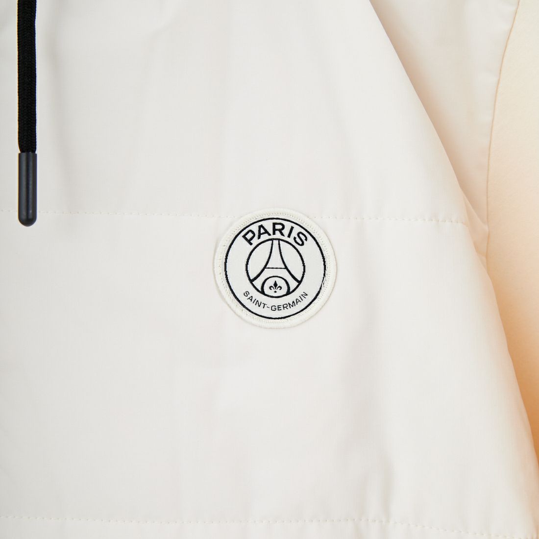 PARIS SAINT-GERMAN [パリ・サンジェルマン] PSG ロゴ刺繍ハイブリットジャケット [PS2325FW0002] IVORY