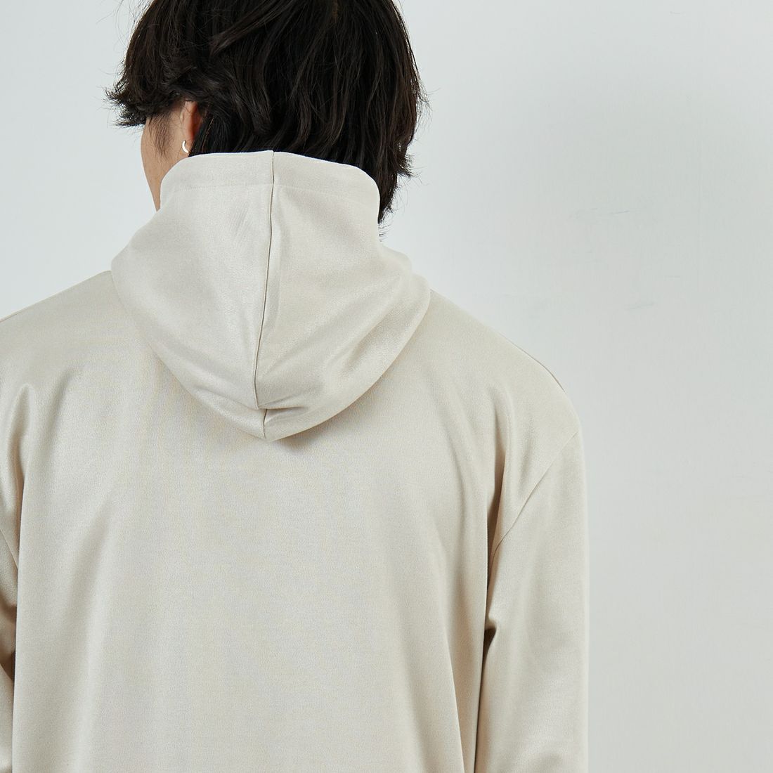 PARIS SAINT-GERMAN [パリ・サンジェルマン] PSG ポリスエードエンボスロゴフーディ [PS0625FW0001] IVORY &&モデル身長：179cm 着用サイズ：XL&&