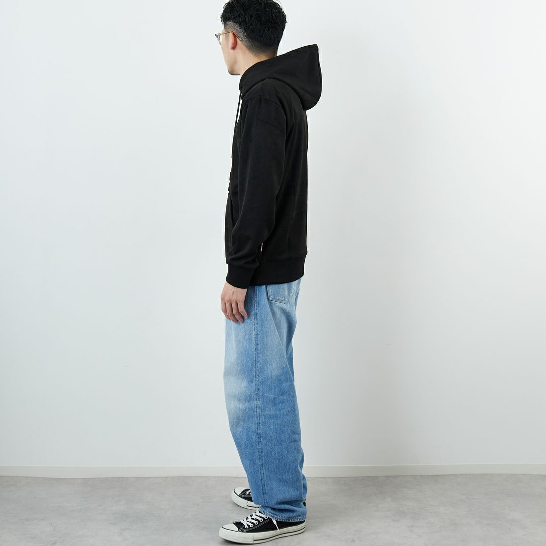 PARIS SAINT-GERMAN [パリ・サンジェルマン] PSG ポリスエードエンボスロゴフーディ [PS0625FW0001] BLACK &&モデル身長：168cm 着用サイズ：M&&