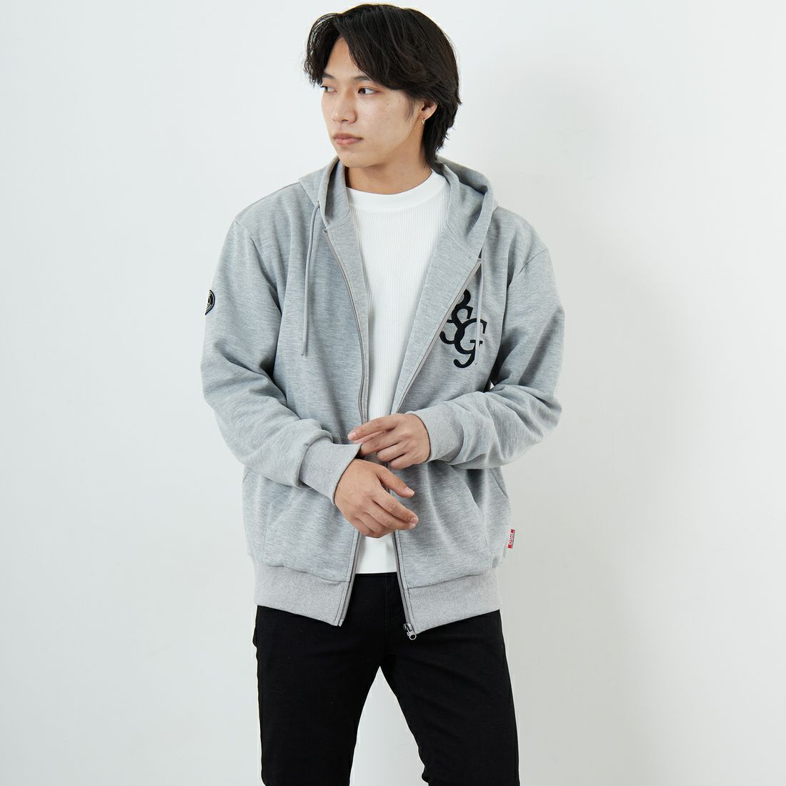 GRAY&&モデル身長：179cm 着用サイズ：XL&&