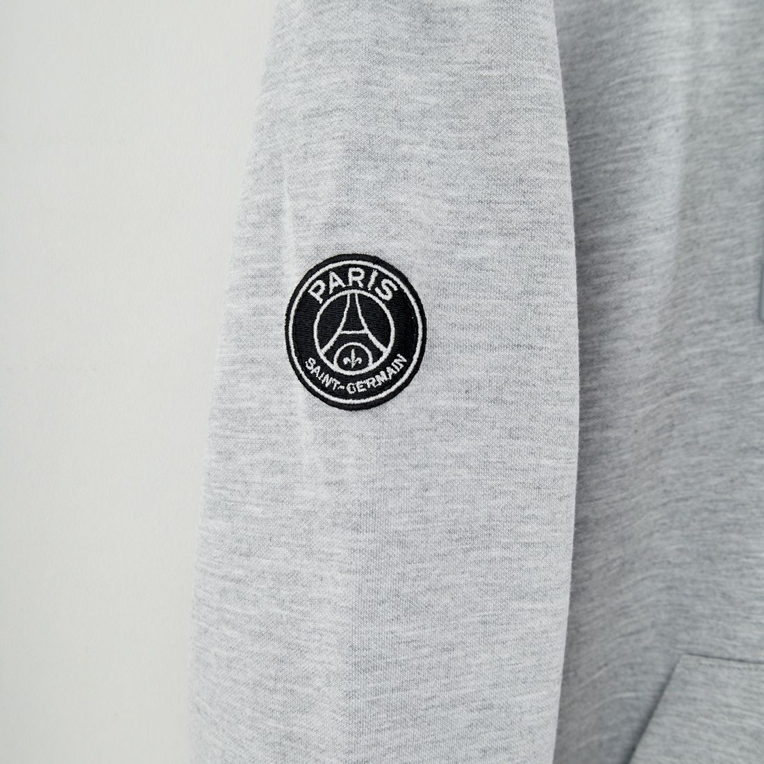 PARIS SAINT-GERMAN [パリ・サンジェルマン] PSG ロゴ刺繍テックフリースフルジップフーディ [PS0625FW0003] GRAY
