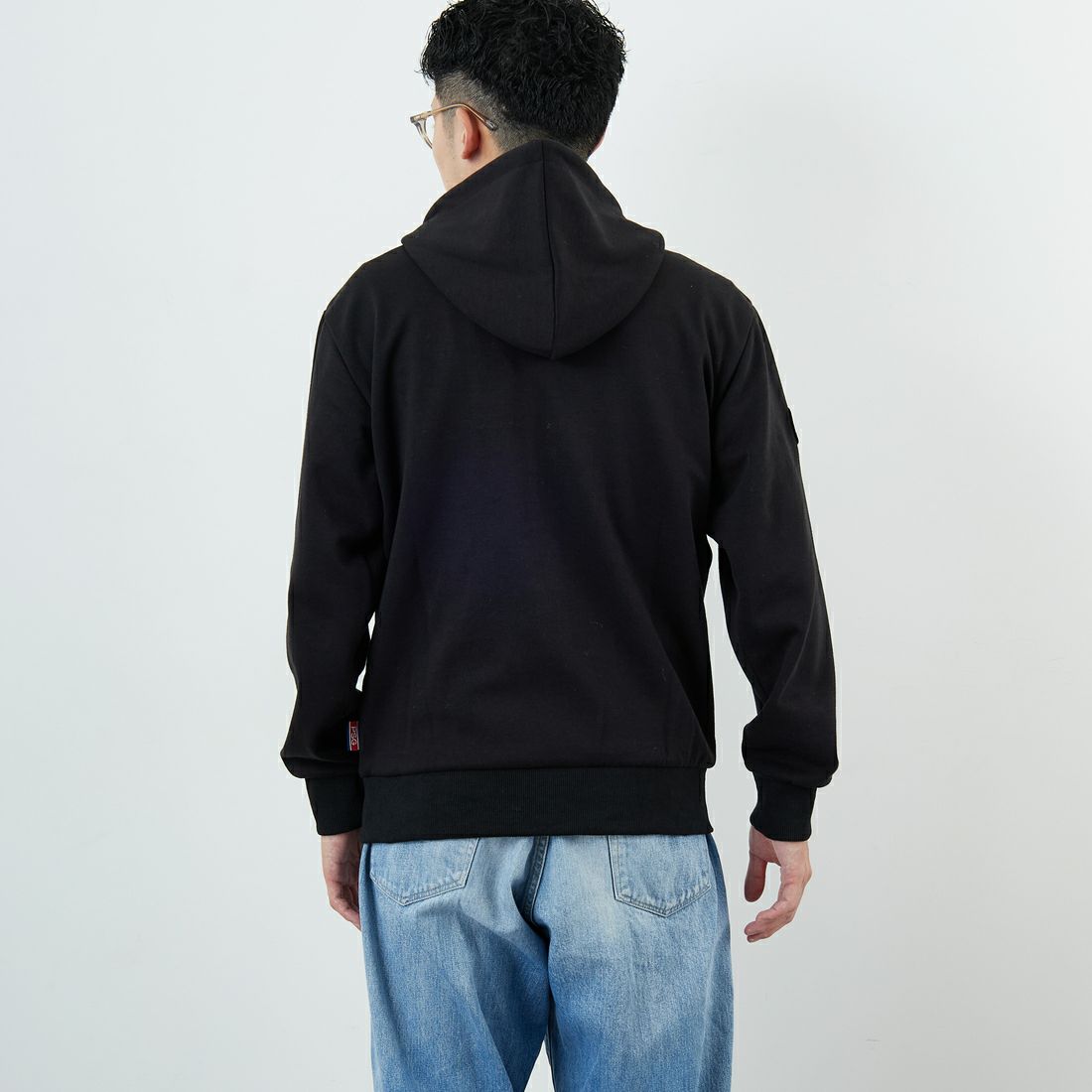 PARIS SAINT-GERMAN [パリ・サンジェルマン] PSG ロゴ刺繍テックフリースフルジップフーディ [PS0625FW0003] BLACK &&モデル身長：168cm 着用サイズ：M&&