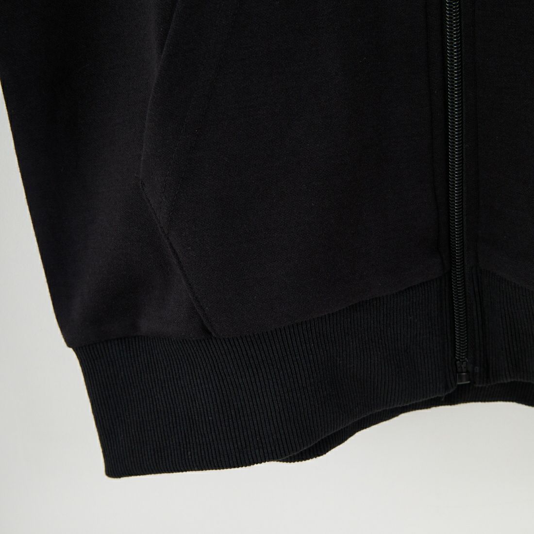 PARIS SAINT-GERMAN [パリ・サンジェルマン] PSG ロゴ刺繍テックフリースフルジップフーディ [PS0625FW0003] BLACK