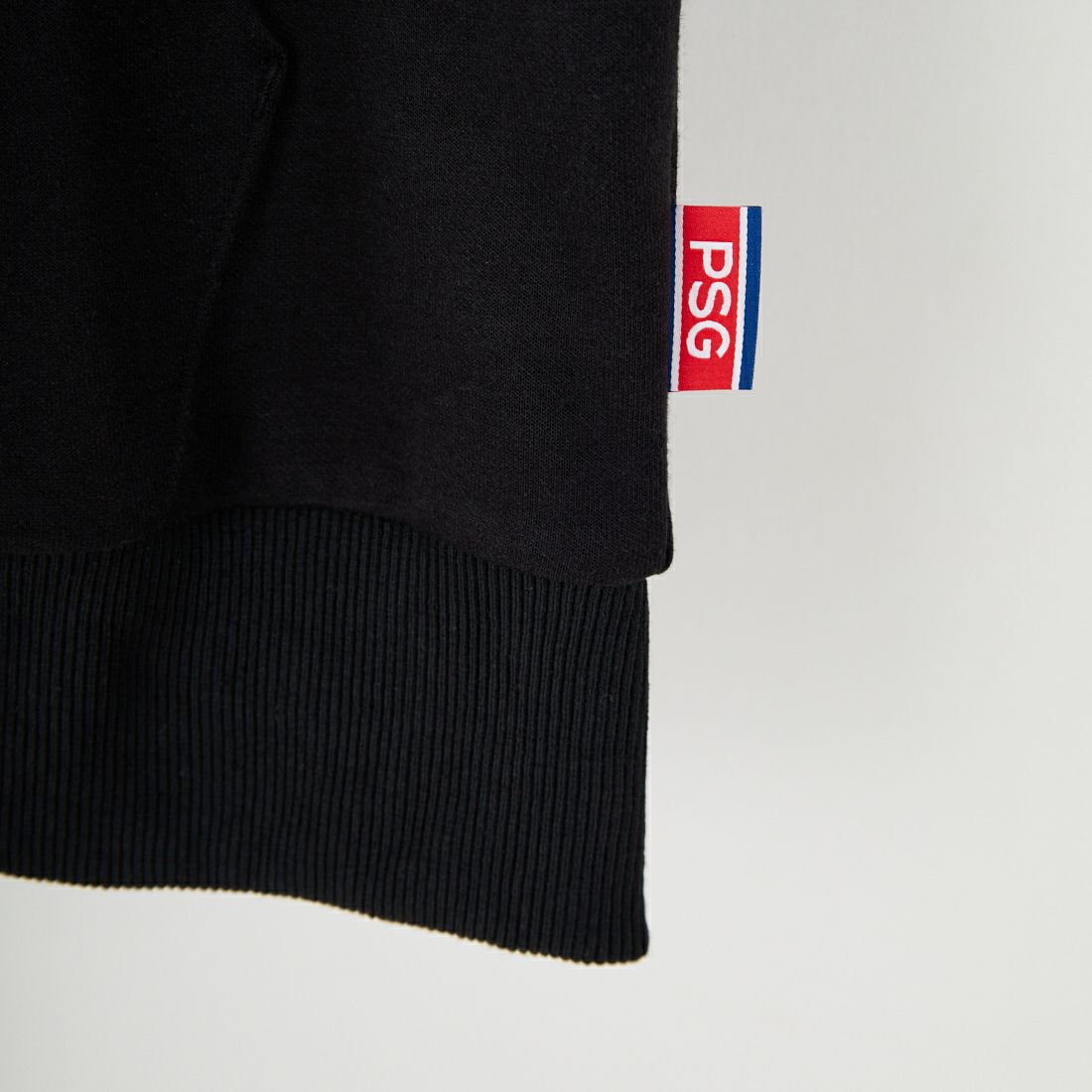 PARIS SAINT-GERMAN [パリ・サンジェルマン] PSG ロゴ刺繍テックフリースフルジップフーディ [PS0625FW0003] BLACK