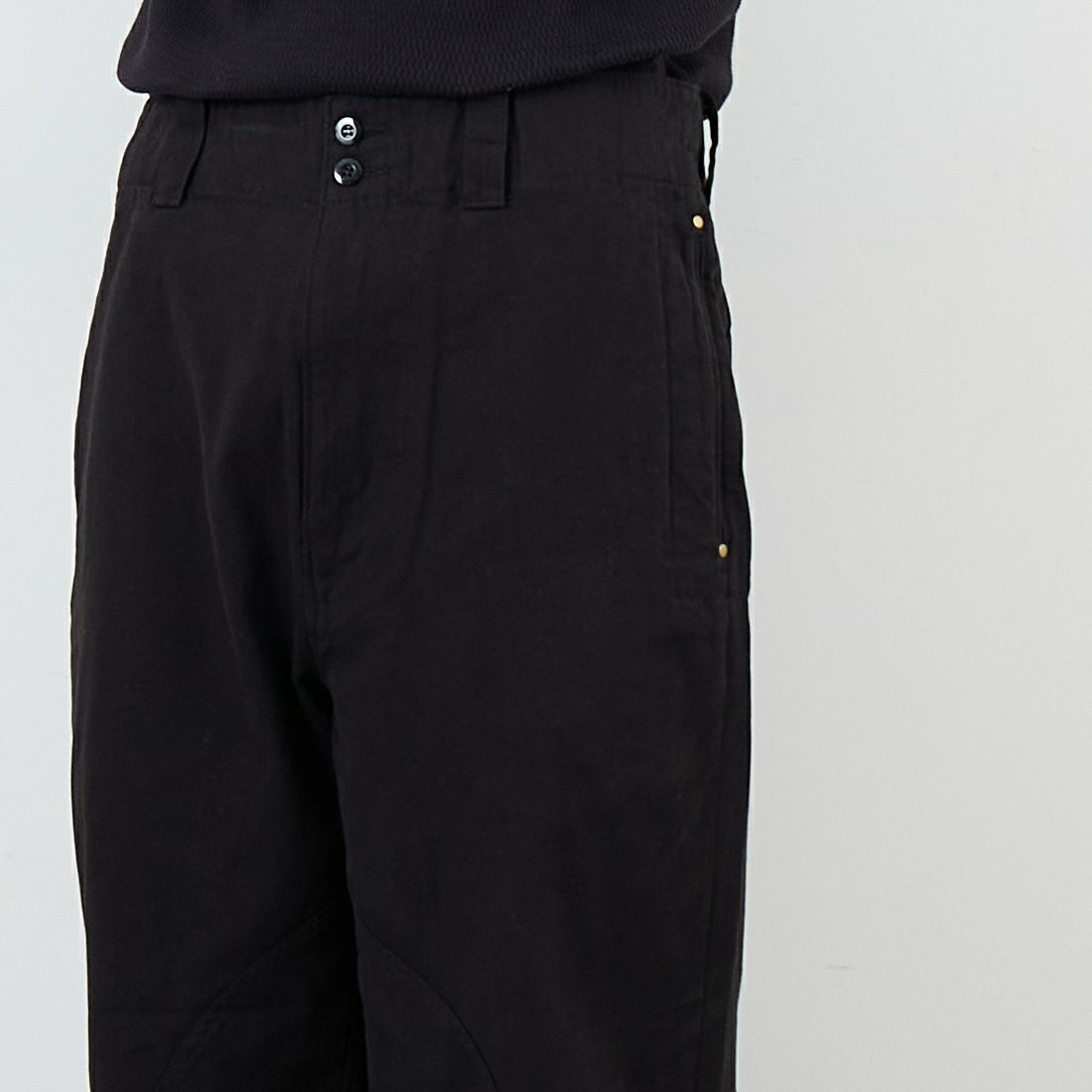 ARMY TWILL SANFORIZED [アーミーツイル サンフォライズド] ダックフィールドパンツ [AM-2555003] BLACK &&モデル身長：179cm 着用サイズ：L&&