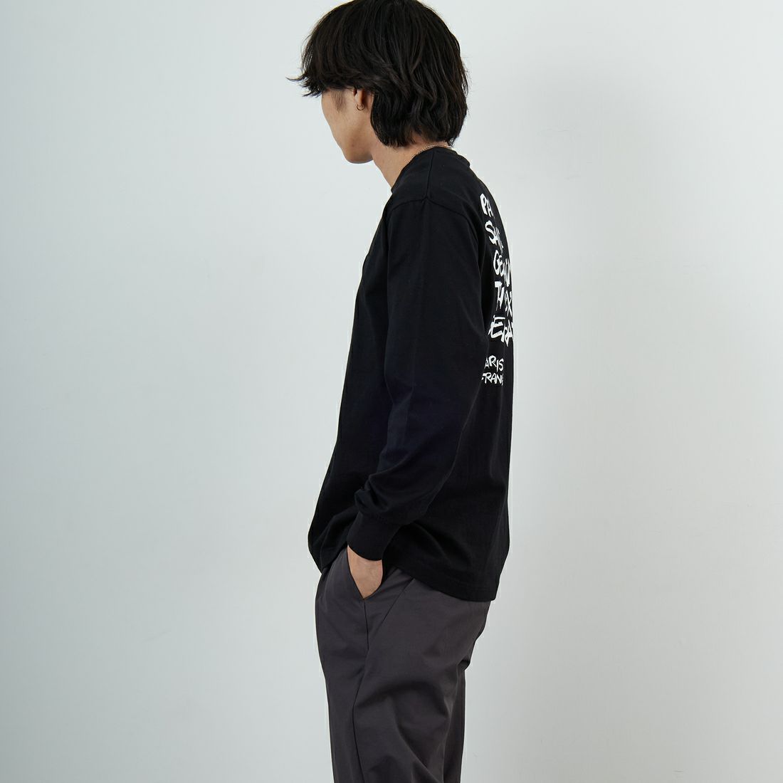 PARIS SAINT-GERMAN [パリ・サンジェルマン] PSG ビッグロゴ刺繍ロングスリーブTシャツ [PS0325FW0002] BLACK &&モデル身長：179cm 着用サイズ：L&&