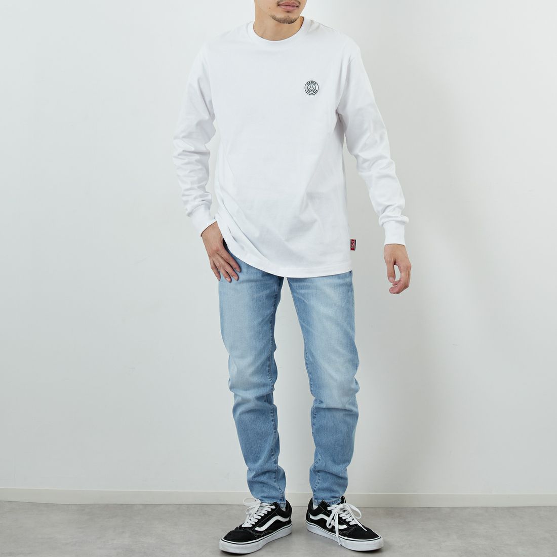 PARIS SAINT-GERMAN [パリ・サンジェルマン] PSG ビッグロゴ刺繍ロングスリーブTシャツ [PS0325FW0002] WHITE &&モデル身長：168cm 着用サイズ：M&&