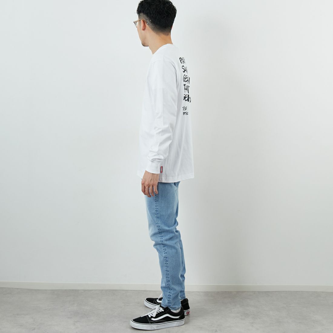 PARIS SAINT-GERMAN [パリ・サンジェルマン] PSG ビッグロゴ刺繍ロングスリーブTシャツ [PS0325FW0002] WHITE &&モデル身長：168cm 着用サイズ：M&&