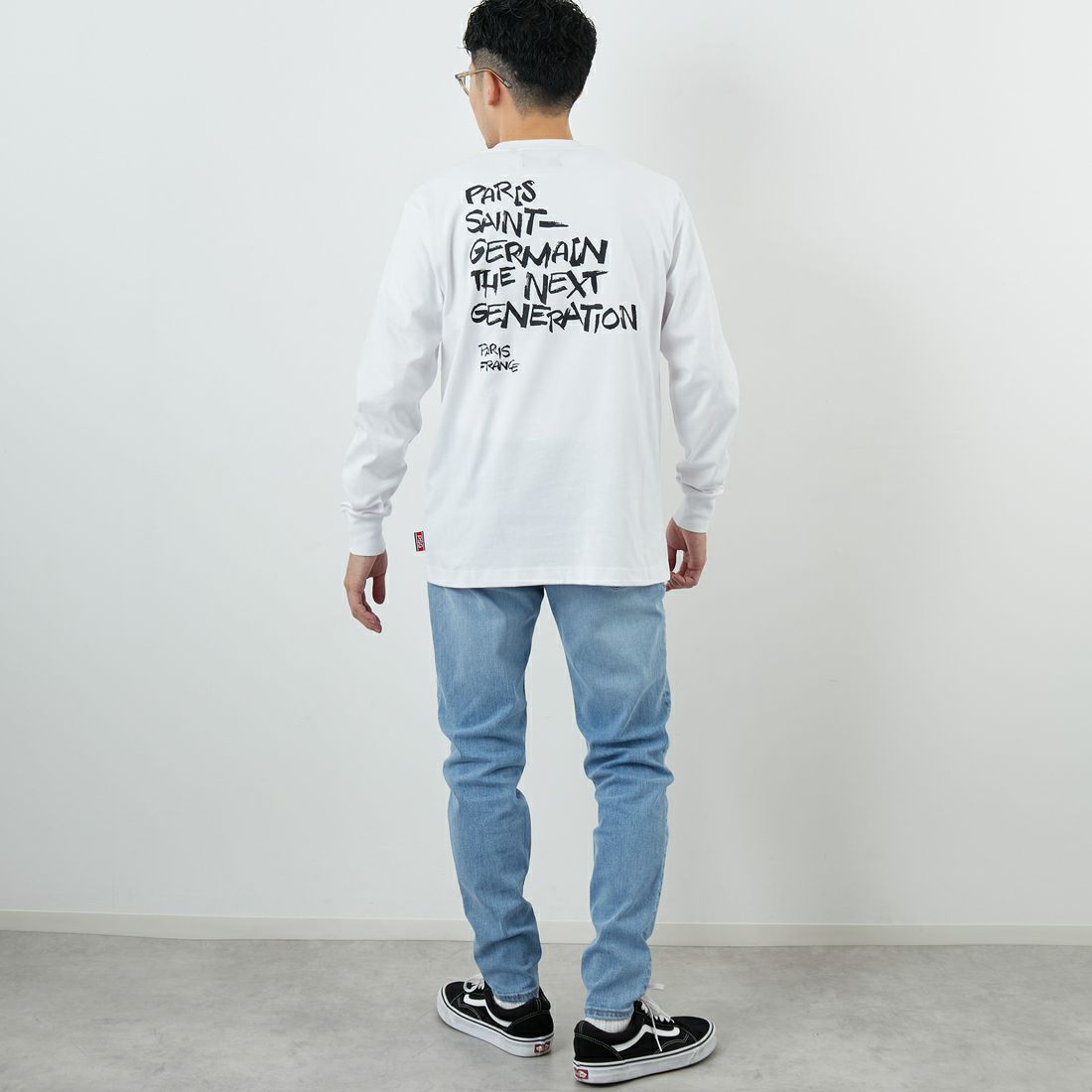 PARIS SAINT-GERMAN [パリ・サンジェルマン] PSG ビッグロゴ刺繍ロングスリーブTシャツ [PS0325FW0002] WHITE &&モデル身長：168cm 着用サイズ：M&&