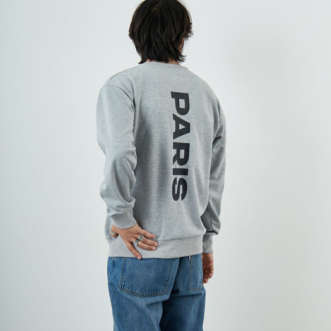 PARIS SAINT-GERMAN [パリ・サンジェルマン] PSG テックフリースクルーネックトップ [PS0525FW0001] GRAY &&モデル身長：179cm 着用サイズ：L&&