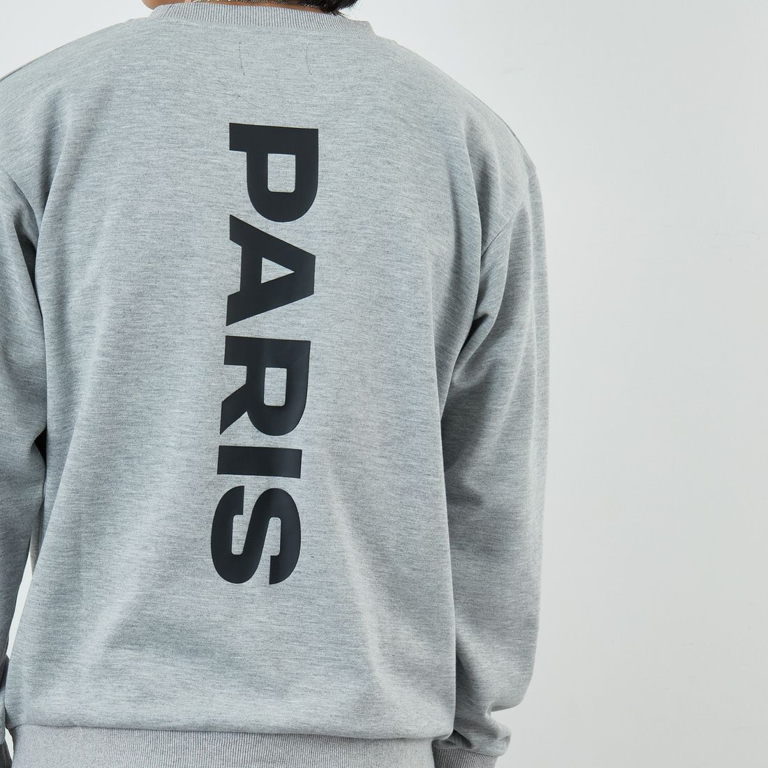 PARIS SAINT-GERMAN [パリ・サンジェルマン] PSG テックフリースクルーネックトップ [PS0525FW0001] GRAY &&モデル身長：179cm 着用サイズ：L&&