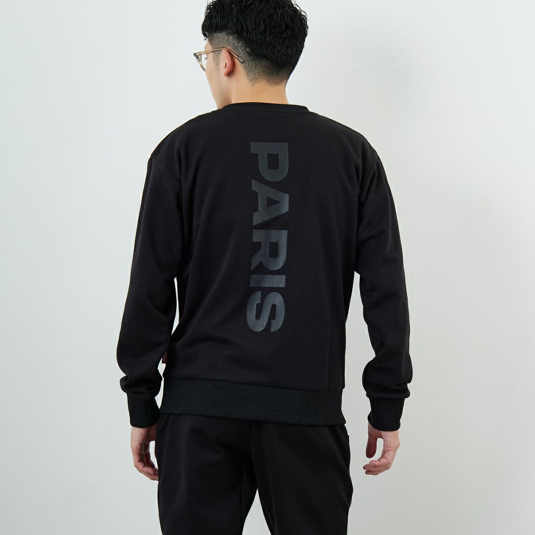 PARIS SAINT-GERMAN [パリ・サンジェルマン] PSG テックフリースクルーネックトップ [PS0525FW0001] BLACK &&モデル身長：168cm 着用サイズ：M&&