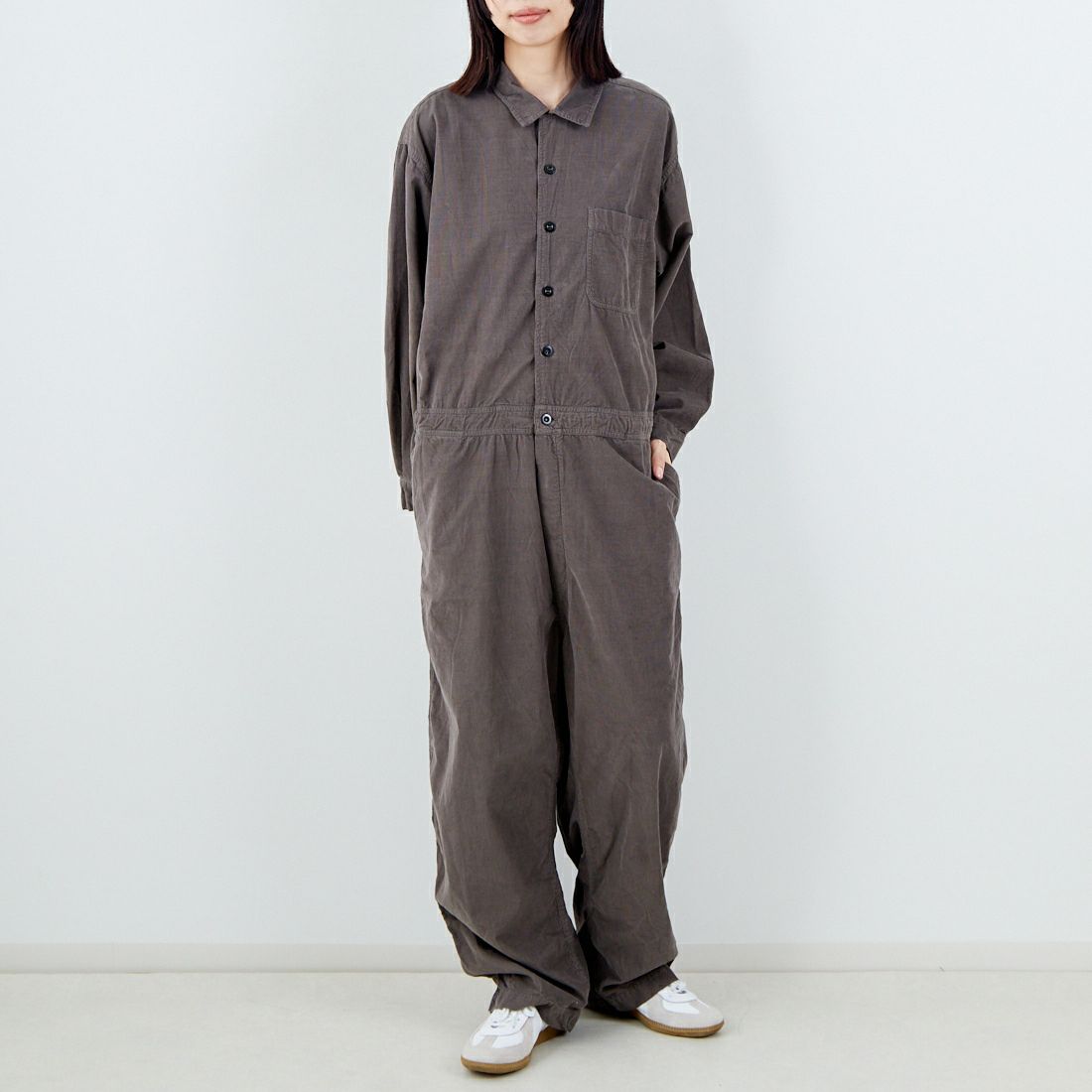 HTS [エイチティーエス] コーデュロイ ワンナップカラーオーバーオール [INHT2553CD] 9590 GREY &&モデル身長：162cm 着用サイズ：46&&