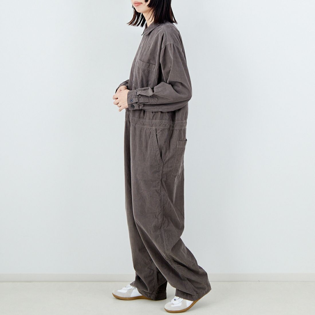 HTS [エイチティーエス] コーデュロイ ワンナップカラーオーバーオール [INHT2553CD] 9590 GREY &&モデル身長：162cm 着用サイズ：46&&