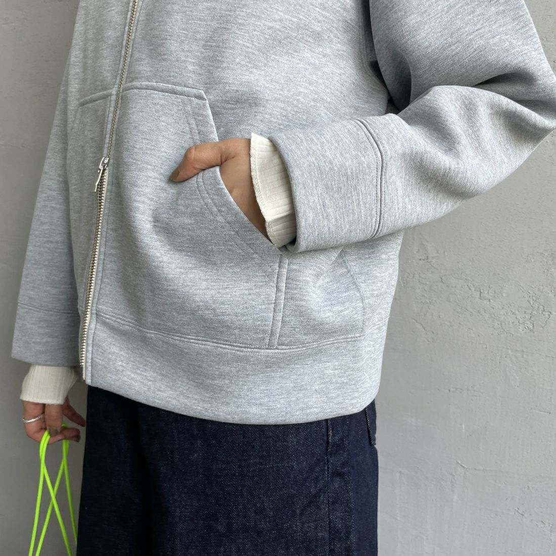 Gymphlex [ジムフレックス] ジップフーデッドジャケット [GY-C0478DDN] TOP GREY &&モデル身長：160cm 着用サイズ：XS&&
