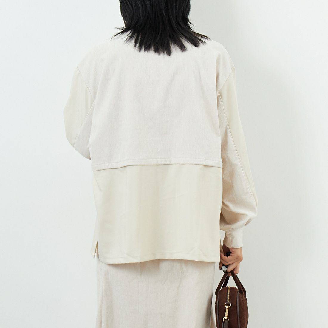 Maison de L'allure [メゾン ドゥ ラリュール] 布帛ドッキングドロストプルオーバー [M25132010] 02 NATURAL &&モデル身長：167cm 着用サイズ：F&&