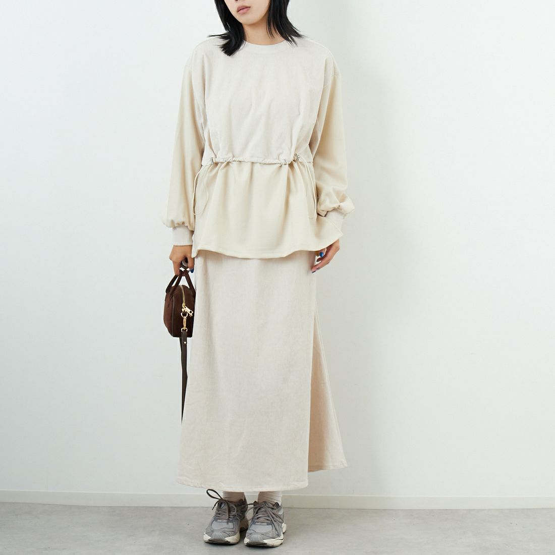 Maison de L'allure [メゾン ドゥ ラリュール] 布帛ドッキングドロストプルオーバー [M25132010] 02 NATURAL &&モデル身長：167cm 着用サイズ：F&&