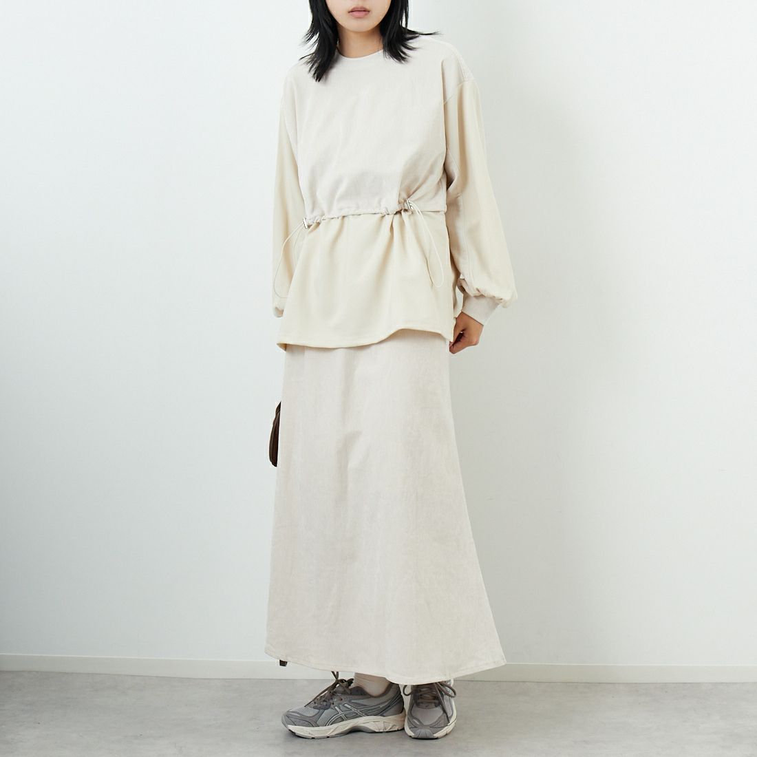 Maison de L'allure [メゾン ドゥ ラリュール] 布帛ドッキングドロストプルオーバー [M25132010] 02 NATURAL &&モデル身長：167cm 着用サイズ：F&&